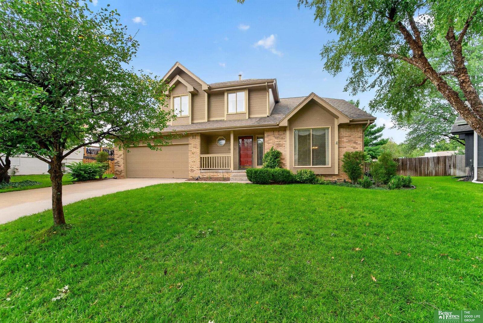 Property Photo: 14010 Lillian Circle NE 68138