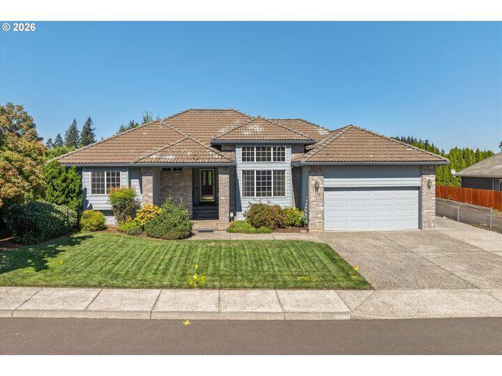 Property Photo: 1110 NE 15th Ave OR 97013