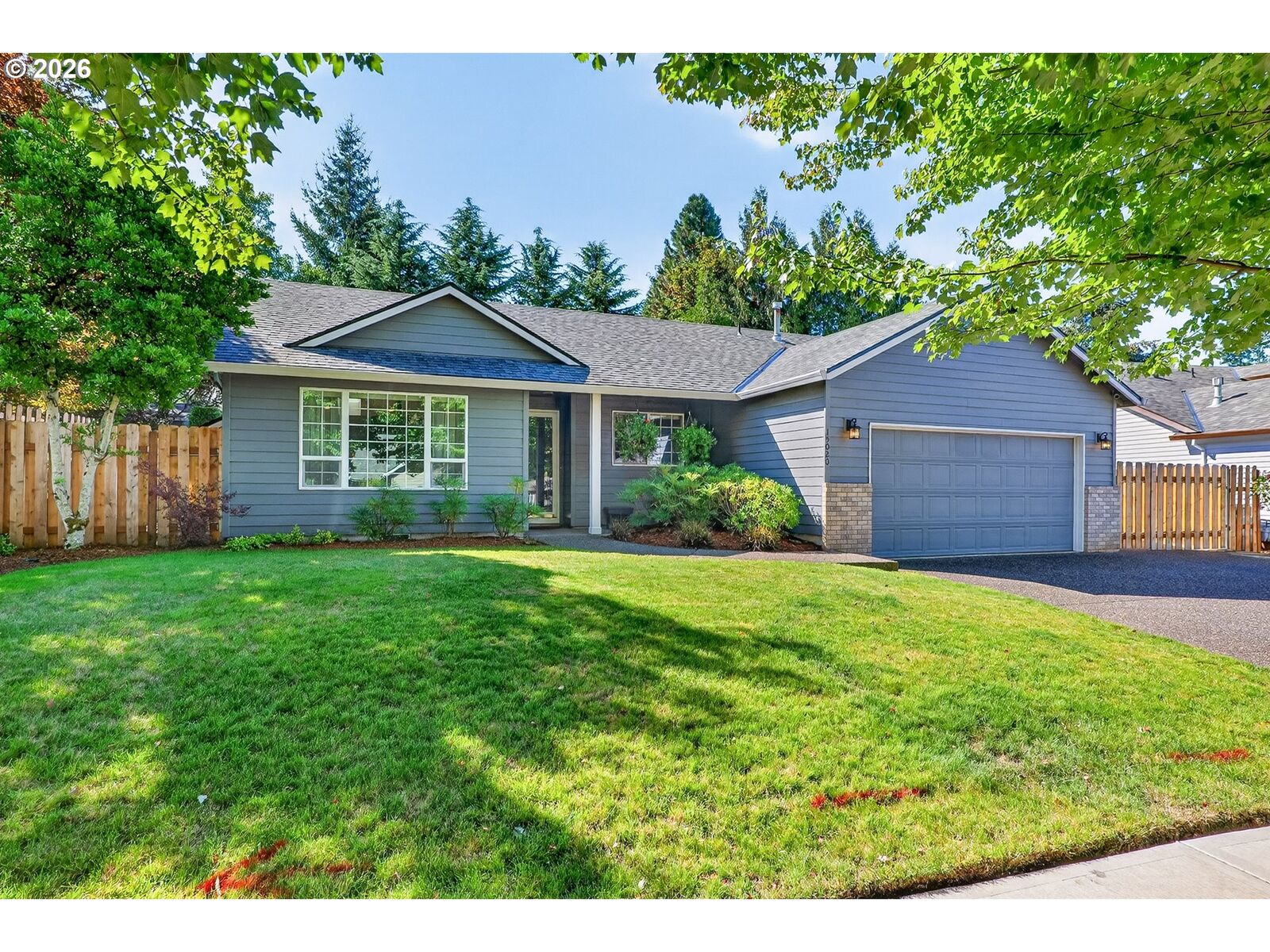 Property Photo:  15020 Saint Andrews Dr  OR 97045 