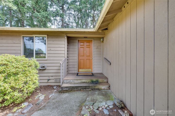 Property Photo: 26312 Woodland Way S WA 98030