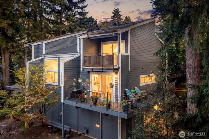 Property Photo:  4257  155th Place SE  WA 98006 