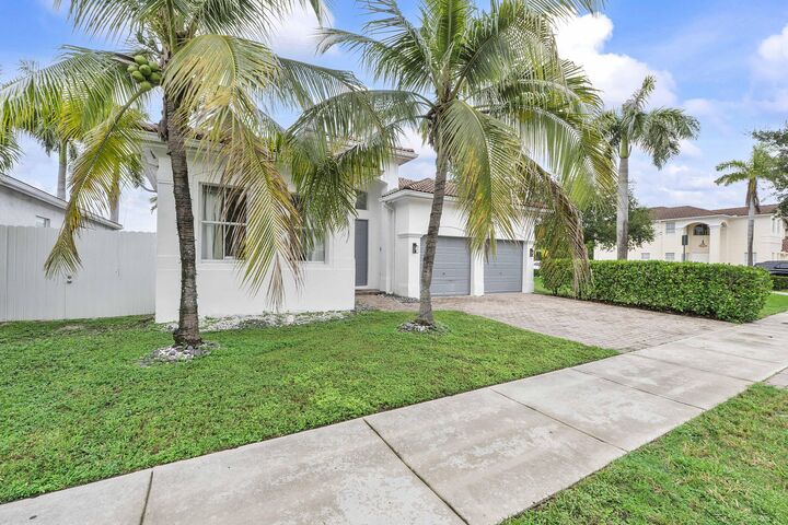 Property Photo: 8911 NW 178th Lane FL 33018