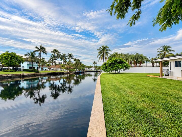 Property Photo:  259 SE 4th Avenue  FL 33060 