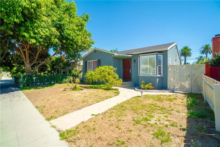 Property Photo:  2746 Easy  CA 90810 