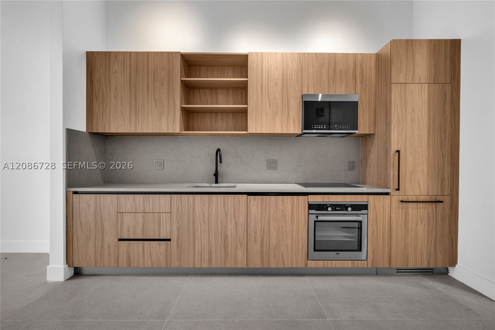 Property Photo: 91 NW 27th St 403 FL 33127