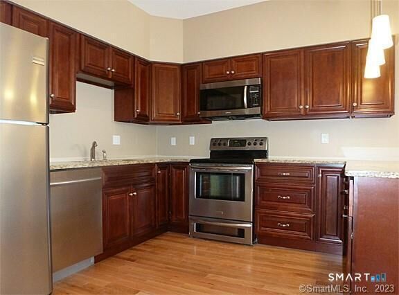 Property Photo:  390 Boston Neck Road 1G  CT 06078 