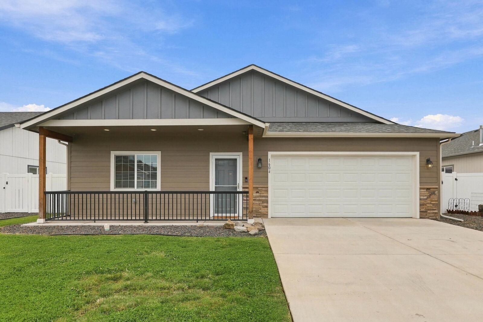 Property Photo:  1604 E Marilyn Cir  WA 99006 