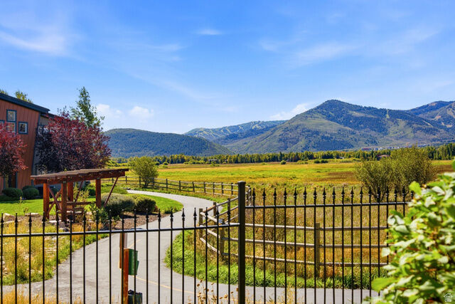 Property Photo:  1513 W Redstone Ave B1  UT 84098 