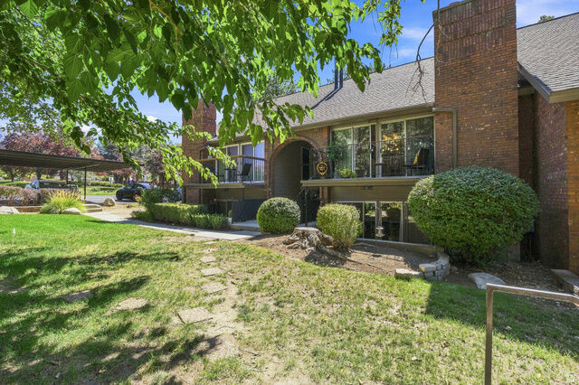 Property Photo: 1241 E Cottonwood Hills Dr UT 84094