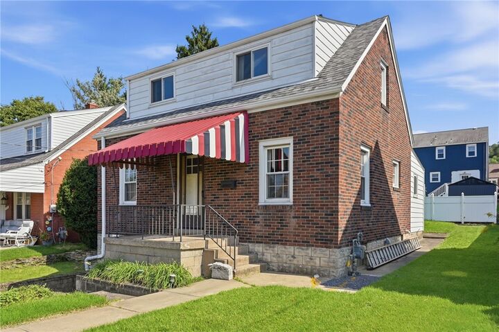 Property Photo: 706 Chatsworth Ave PA 15202
