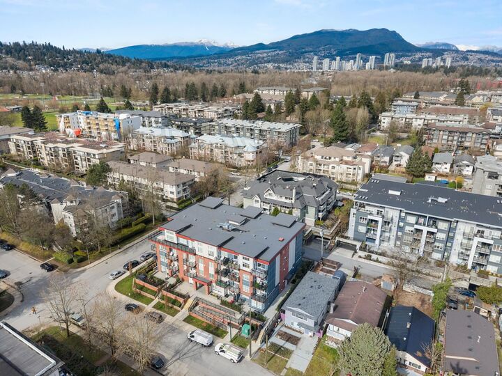 Property Photo:  2389 Hawthorne Avenue 206  BC V3C 0T2 