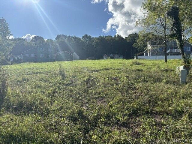 Property Photo: 1006 Little Vista Road NY 14092