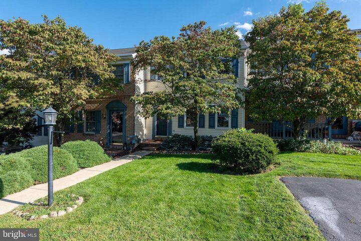 Property Photo: 130 Robin Hill Circle PA 17404