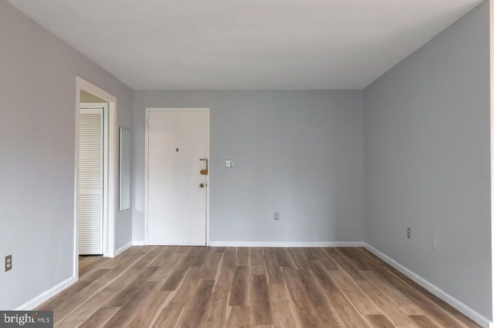 Property Photo:  1200 S Arlington Ridge Road 205  VA 22202 