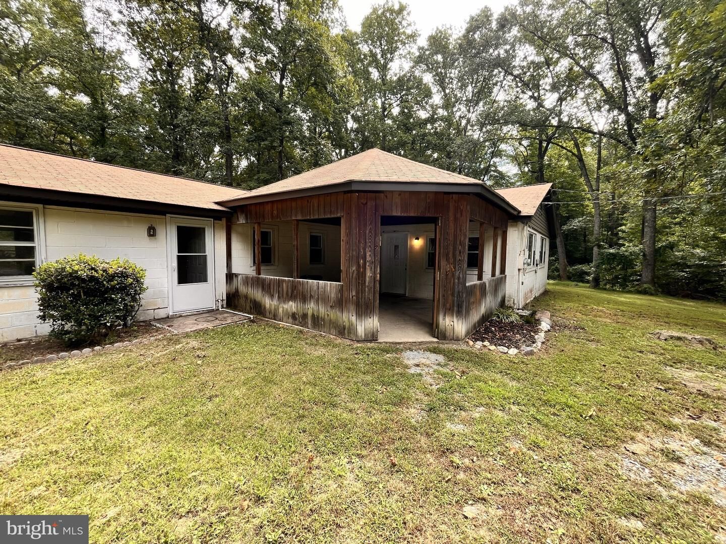 Property Photo:  2220 Black Walnut Place  MD 20616 