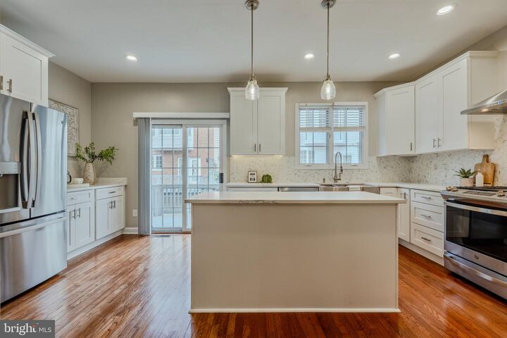 Property Photo:  8816 Hunting Lodge Court  VA 22182 