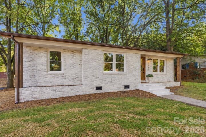Property Photo:  7126 Woodstream Drive  NC 28210 