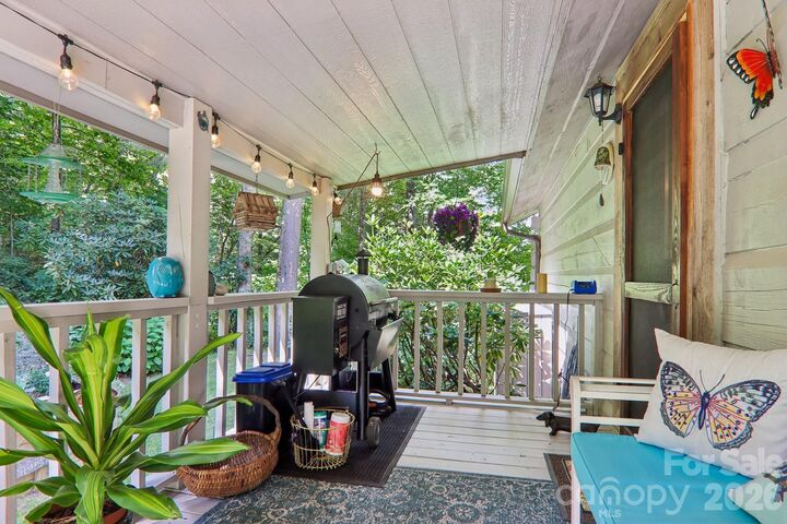 Property Photo:  782 Setzer Cove Road  NC 28751 
