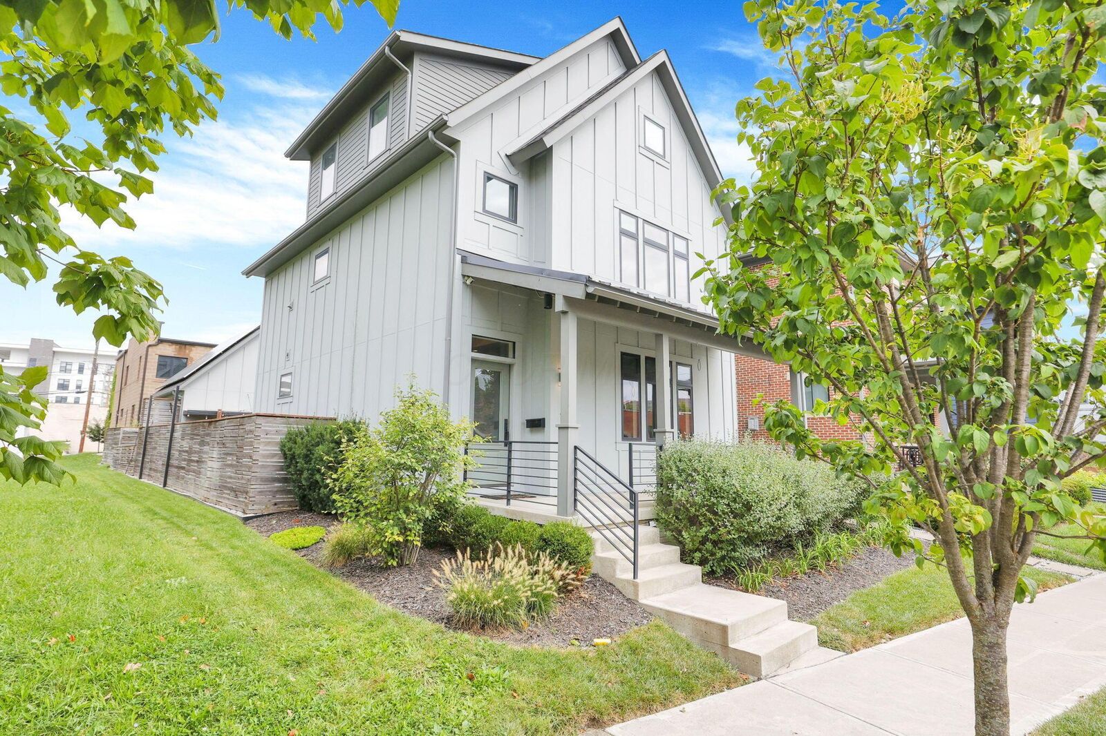 Property Photo:  248 E 4th Avenue  OH 43201 