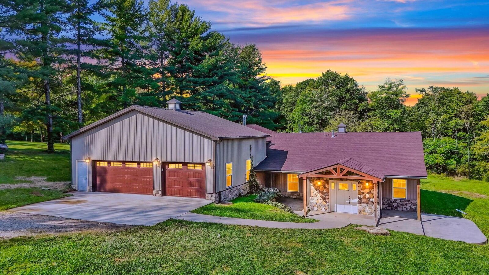 Property Photo:  2700 Township Road 96 NW  OH 43783 