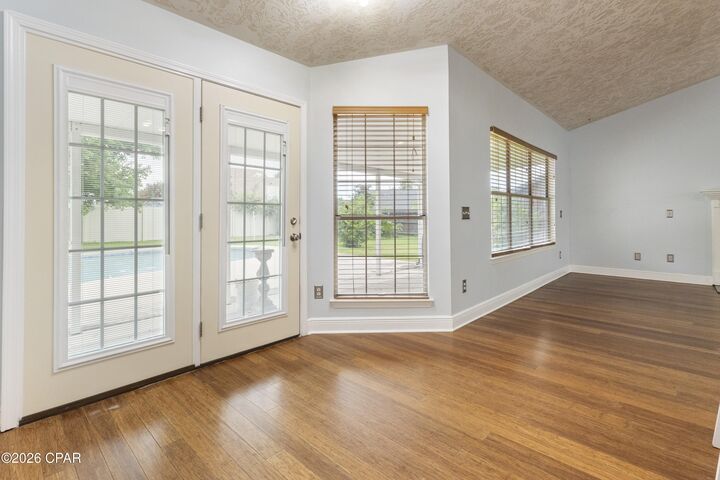 Property Photo: 622 Mallory Drive FL 32405