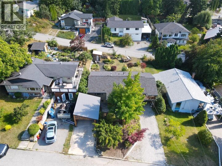 Property Photo:  518 Delbruck Street  BC V1L 5L6 
