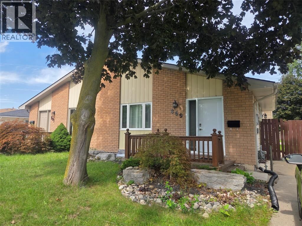 Property Photo:  899 Prestwick Crescent Rm#1  ON N7S 4J6 