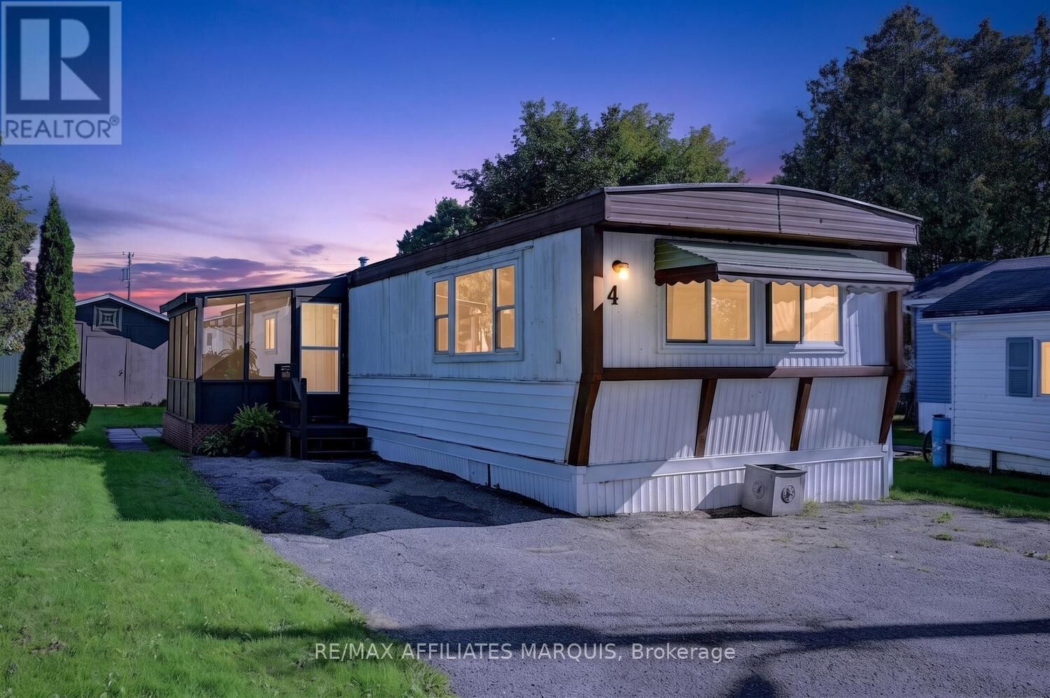 Property Photo:  4 Bridle Path  ON K7A 4S5 