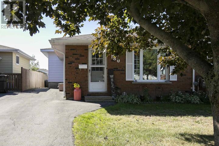 Photo de la propriété:  180 Bitonti Cres  ON P6C 6A9 