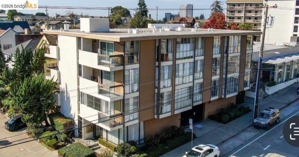 Property Photo: 4099 Howe St 102 CA 94611