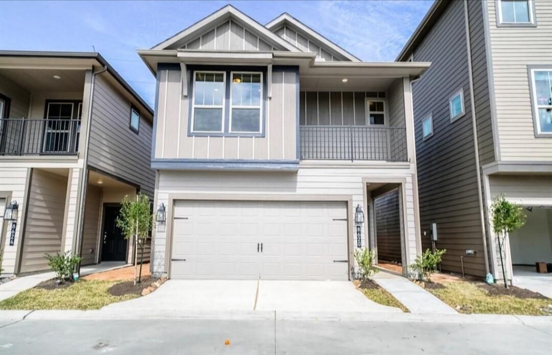 Property Photo: 8620 Hollyoaks Creek Lane TX 77063