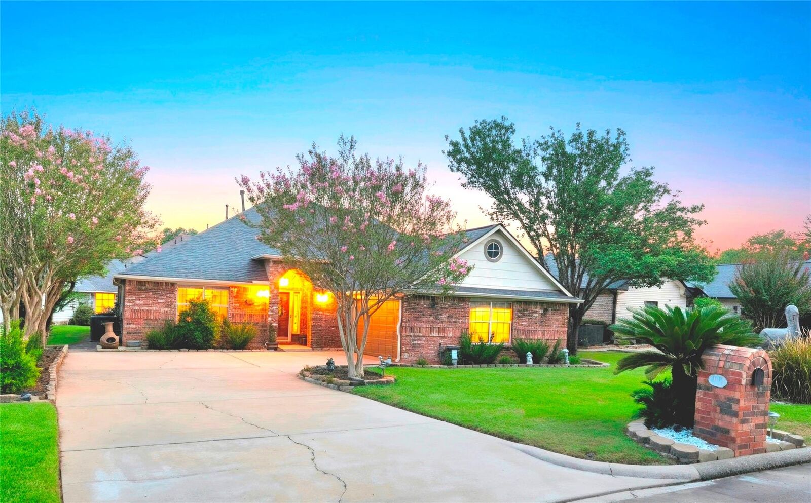 Property Photo: 220 April Waters Drive W TX 77356