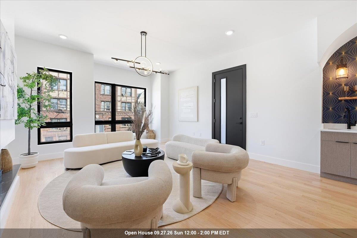 Property Photo:  81 Lexington Ave 1  NJ 07304 
