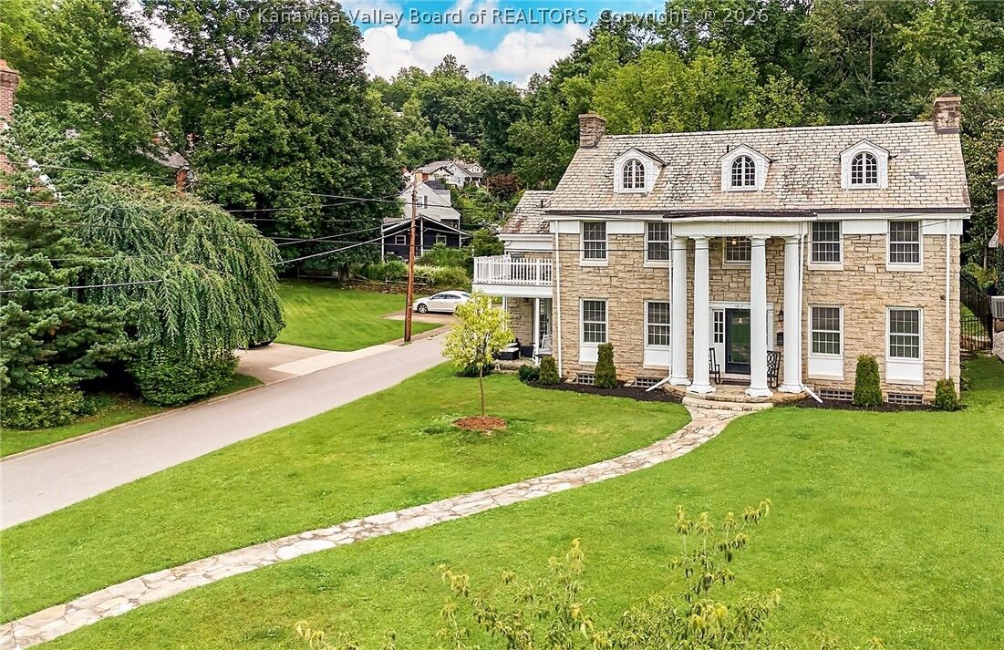 Property Photo:  1017 Edgewood Drive  WV 25302 
