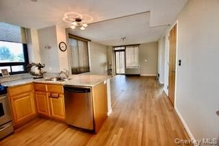 Property Photo: 11624 Grosvenor Lane 4D NY 11418