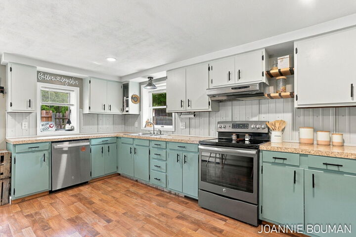 Property Photo: 15412 Groesbeck Street MI 49417