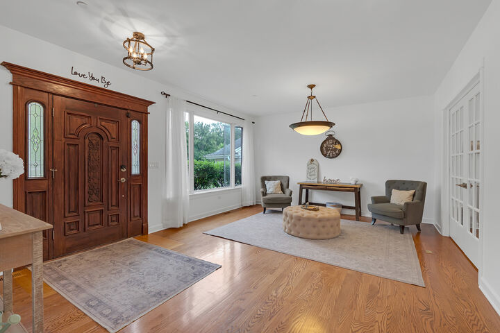 Property Photo: 106 N Kenilworth Avenue IL 60056