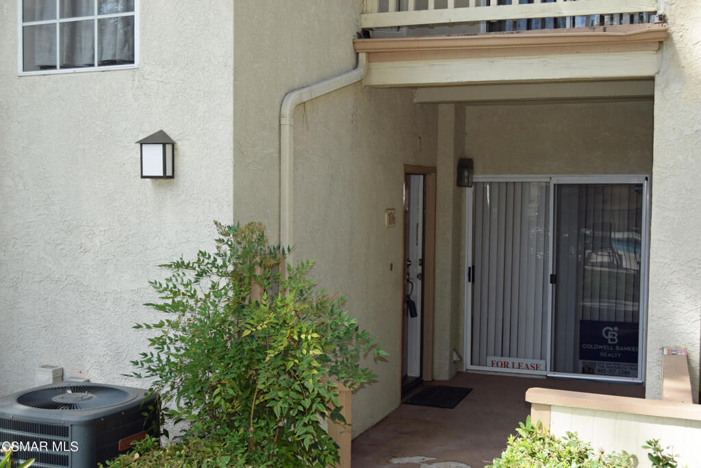 Property Photo: 668 Oak Run Trail 106C CA 91377