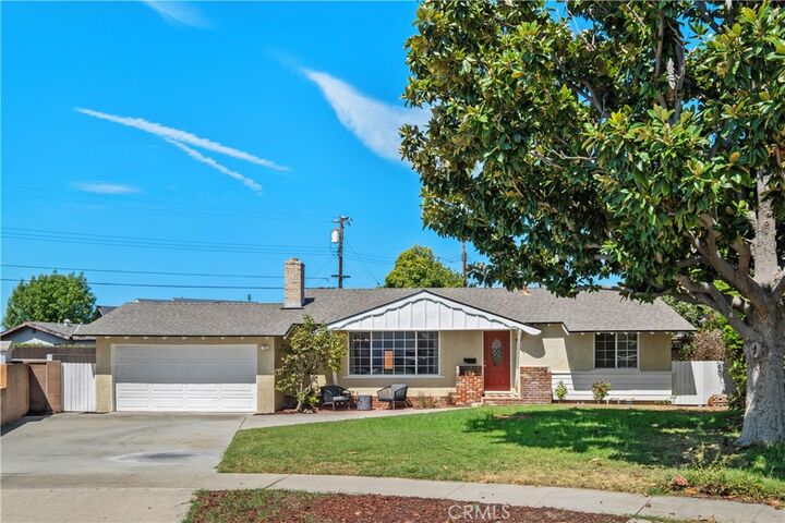 Property Photo:  805 S Oakhaven  CA 92804 