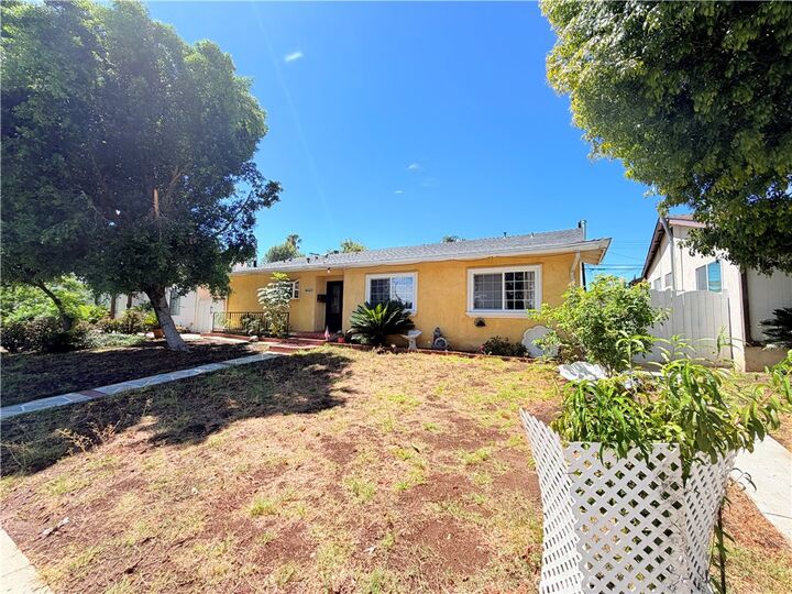 Property Photo: 9423 Woodley CA 91343