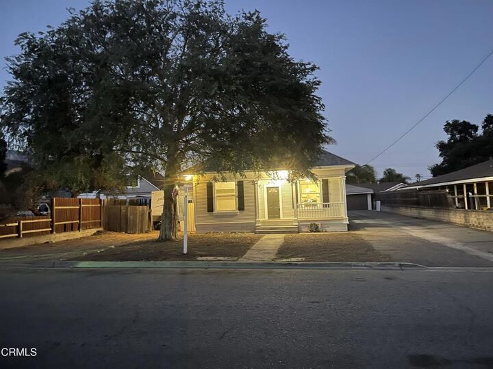 Property Photo:  715 Encino Place  CA 93060 