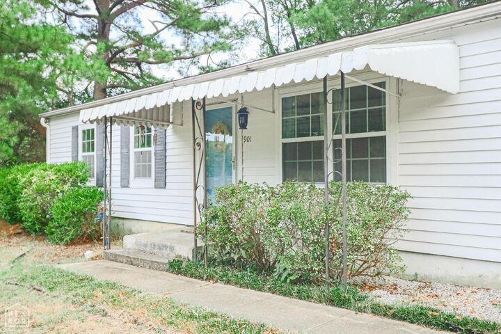 Property Photo:  901 Wesley Court  AR 72401 