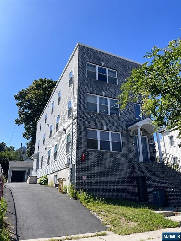 Property Photo: 54 Elliott Street 3 NJ 07104