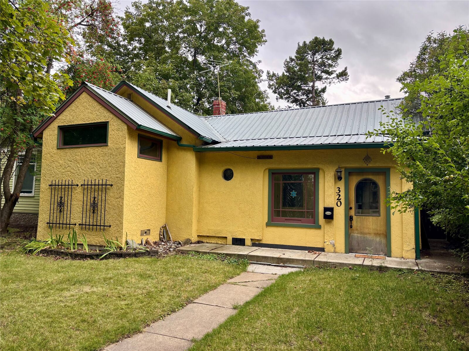 Property Photo: 320 5th Avenue E MT 59901