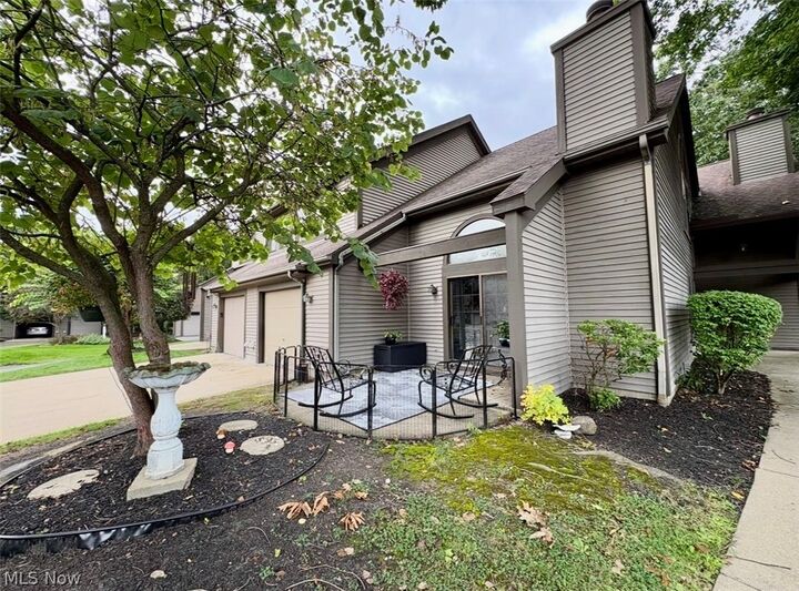 Property Photo:  3831 NE Northwoods Court NE 4  OH 44483 