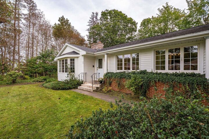 Property Photo:  20 Fielding Avenue  NS B4N 2T5 
