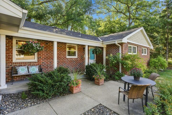 Property Photo:  1620 Sumter Avenue N  MN 55427 