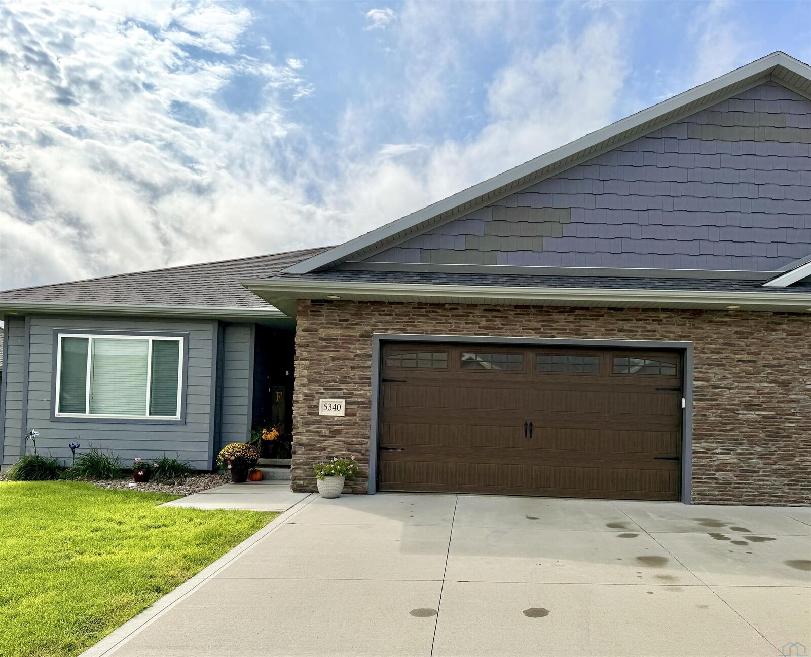 Property Photo:  5340 Overlook Lane  IA 51106 