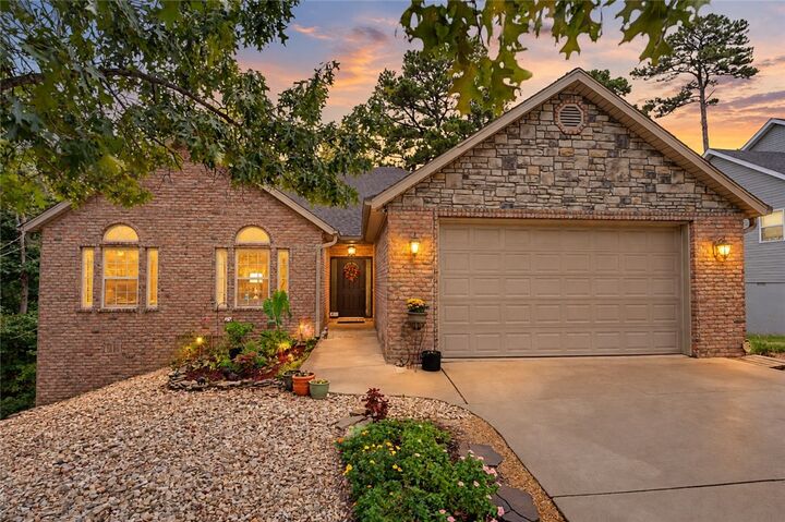 Property Photo:  20 Hambleton Drive  AR 72714 