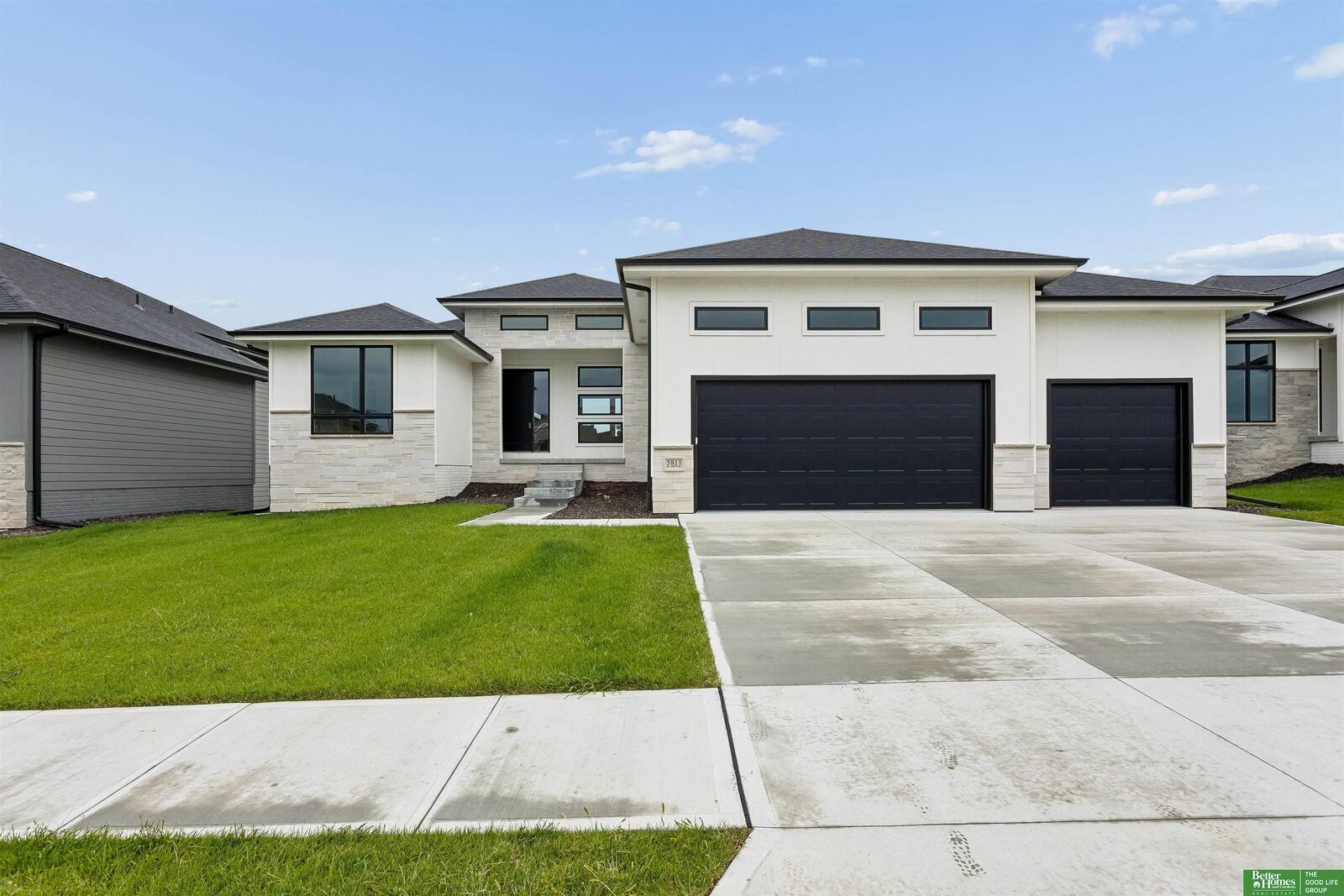 Property Photo:  5811 N 197th Street  NE 68022 